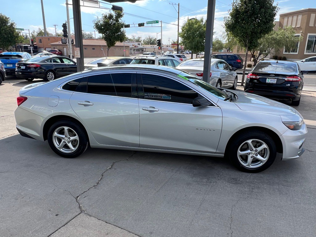 2018 Chevrolet Malibu Image 4