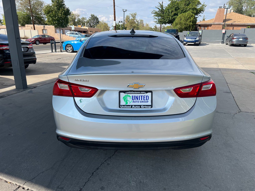 2018 Chevrolet Malibu Image 6