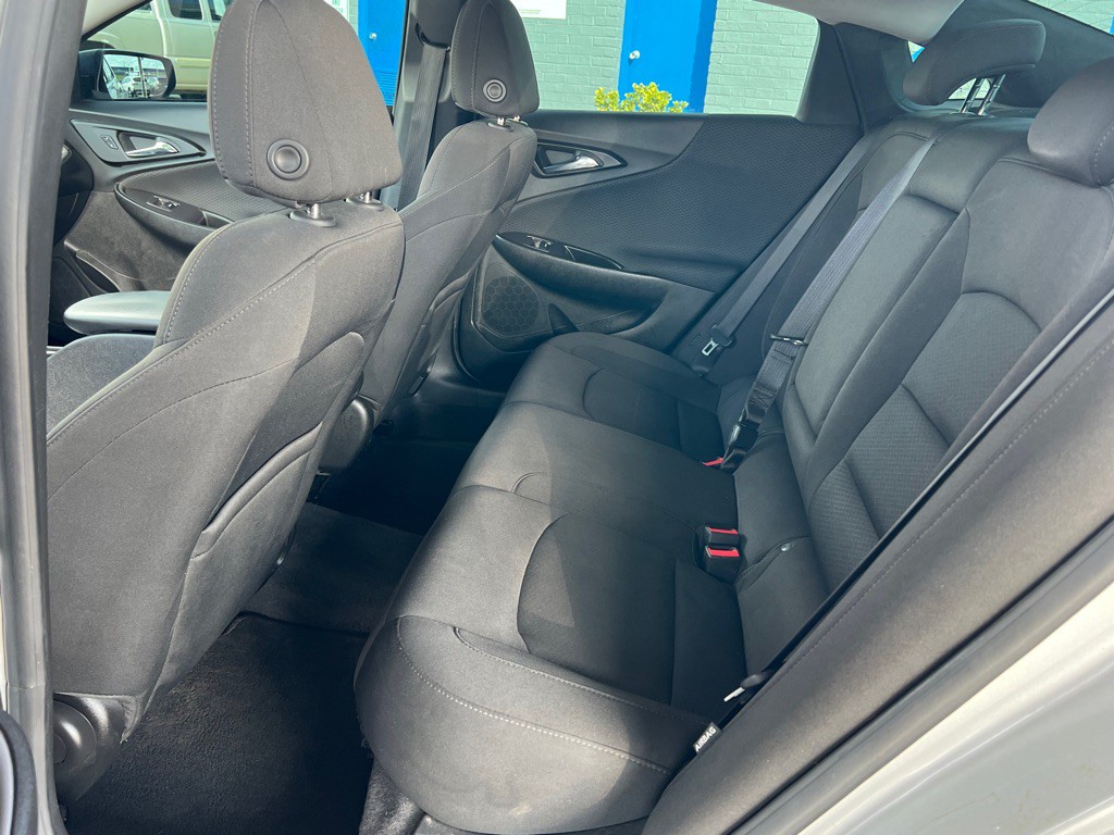 2018 Chevrolet Malibu Image 13