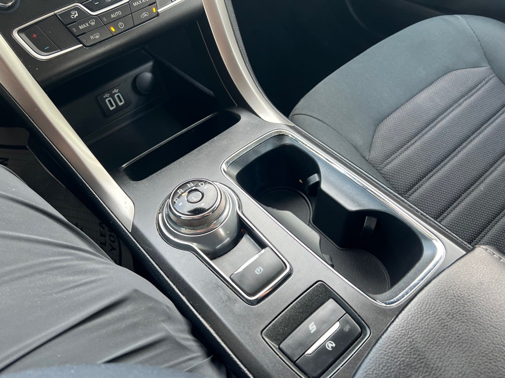 2020 Ford Fusion Image 16
