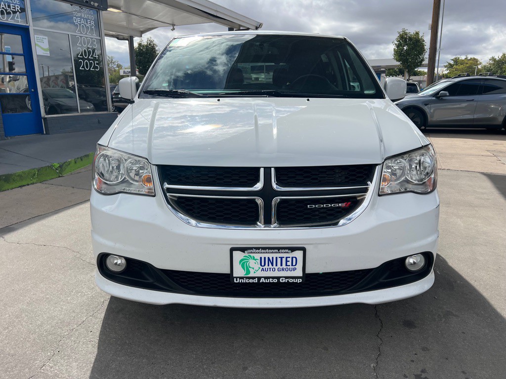 2017 Dodge Grand Caravan Image 2