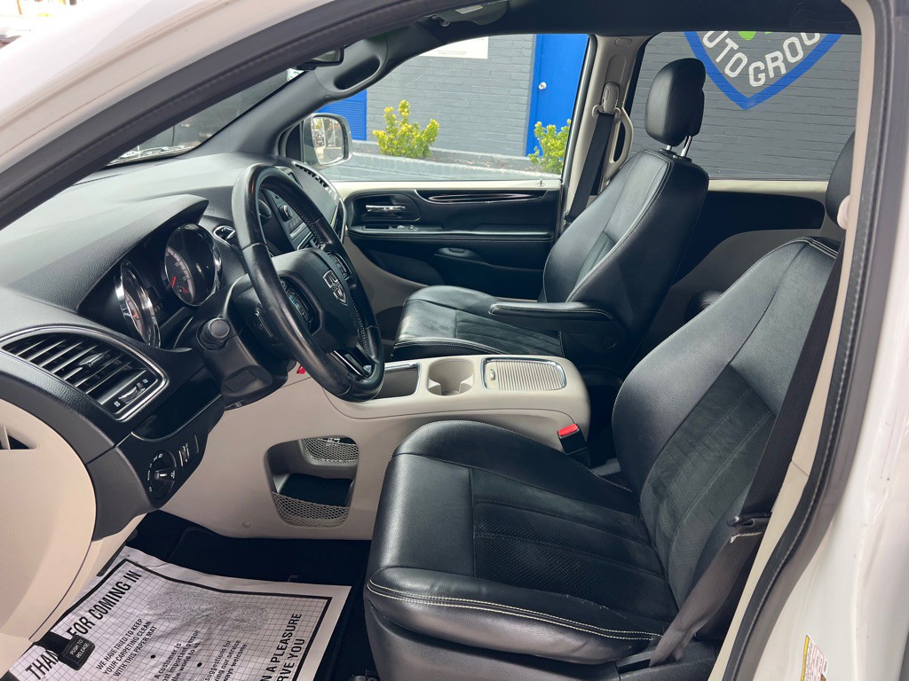 2017 Dodge Grand Caravan Image 12