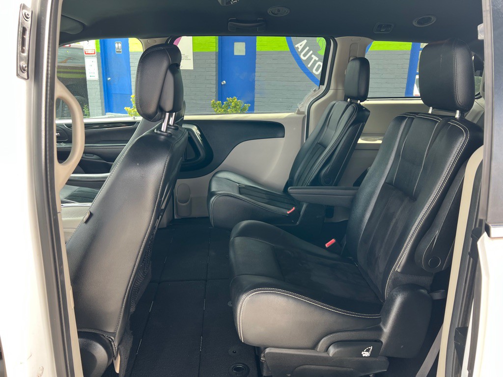 2017 Dodge Grand Caravan Image 13