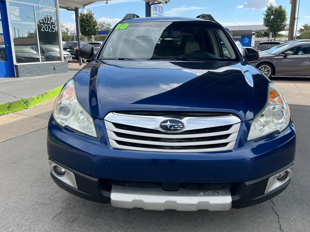 2010 Subaru Outback Image 2