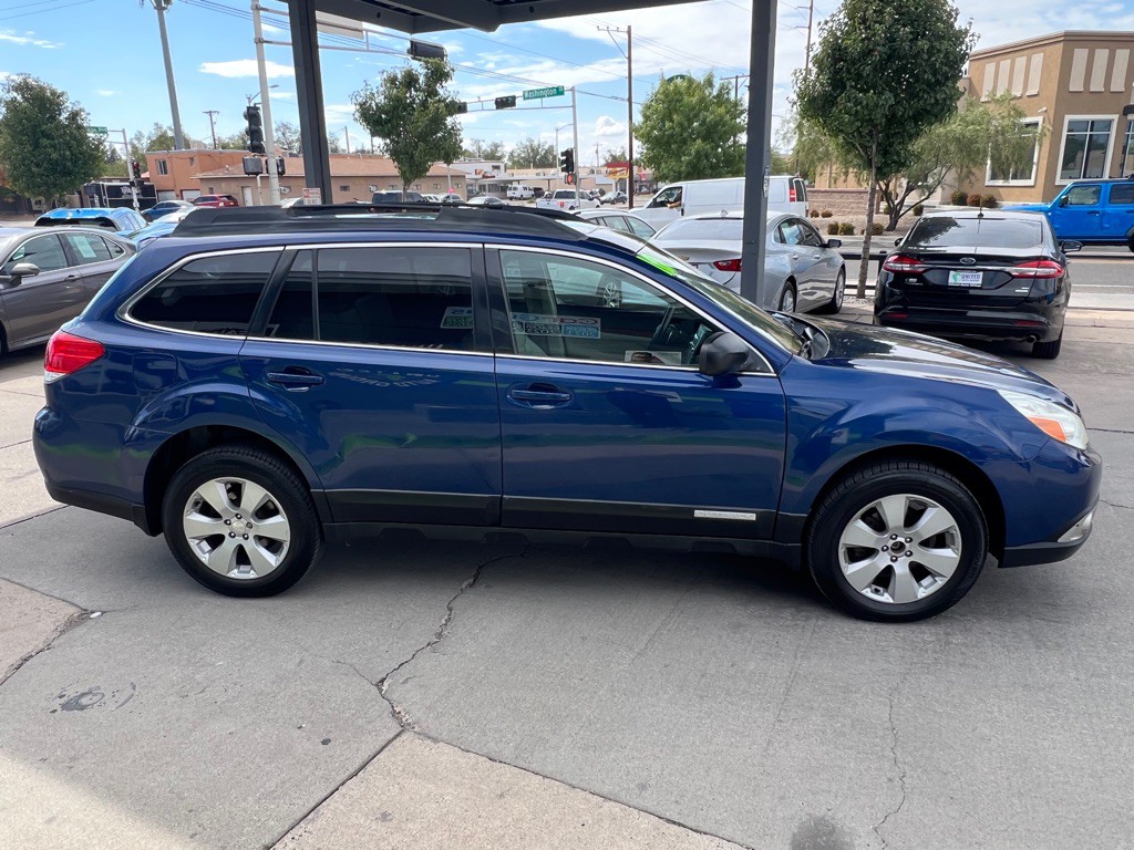 2010 Subaru Outback Image 4