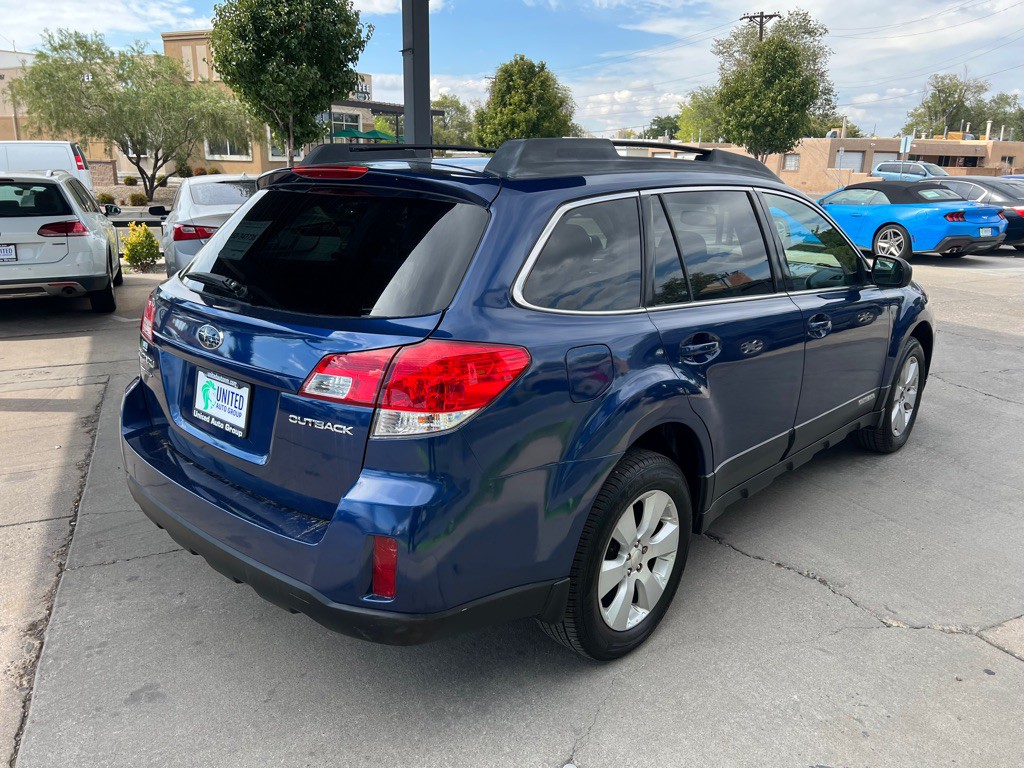 2010 Subaru Outback Image 5