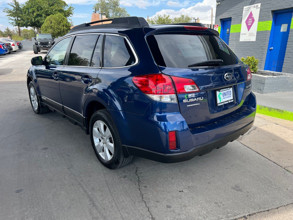 2010 Subaru Outback Image 7