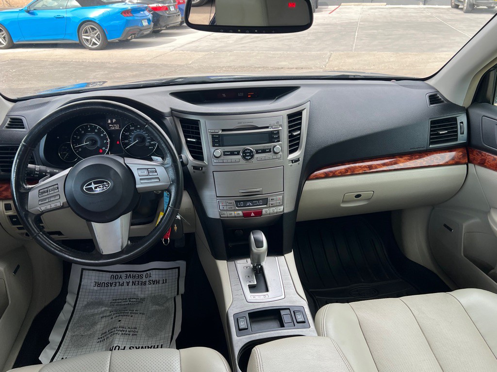 2010 Subaru Outback Image 9