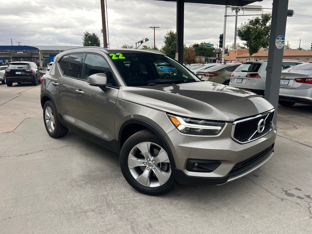 2022 Volvo XC40 Image 3