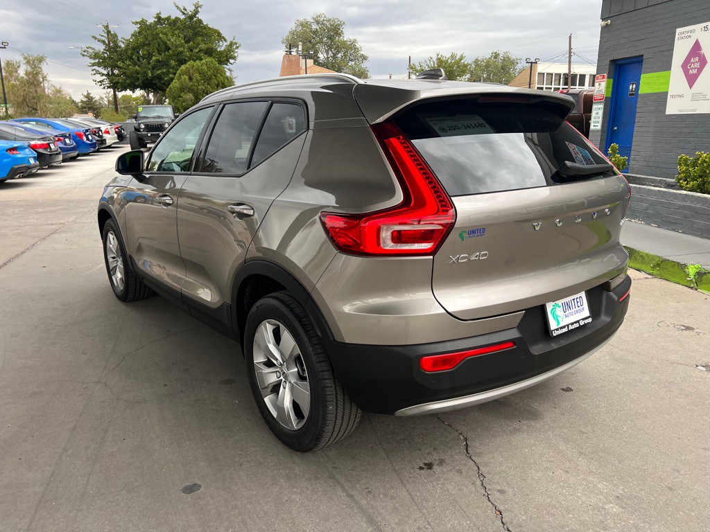 2022 Volvo XC40 Image 7