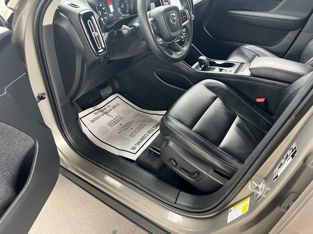 2022 Volvo XC40 Image 11