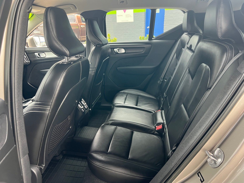 2022 Volvo XC40 Image 13