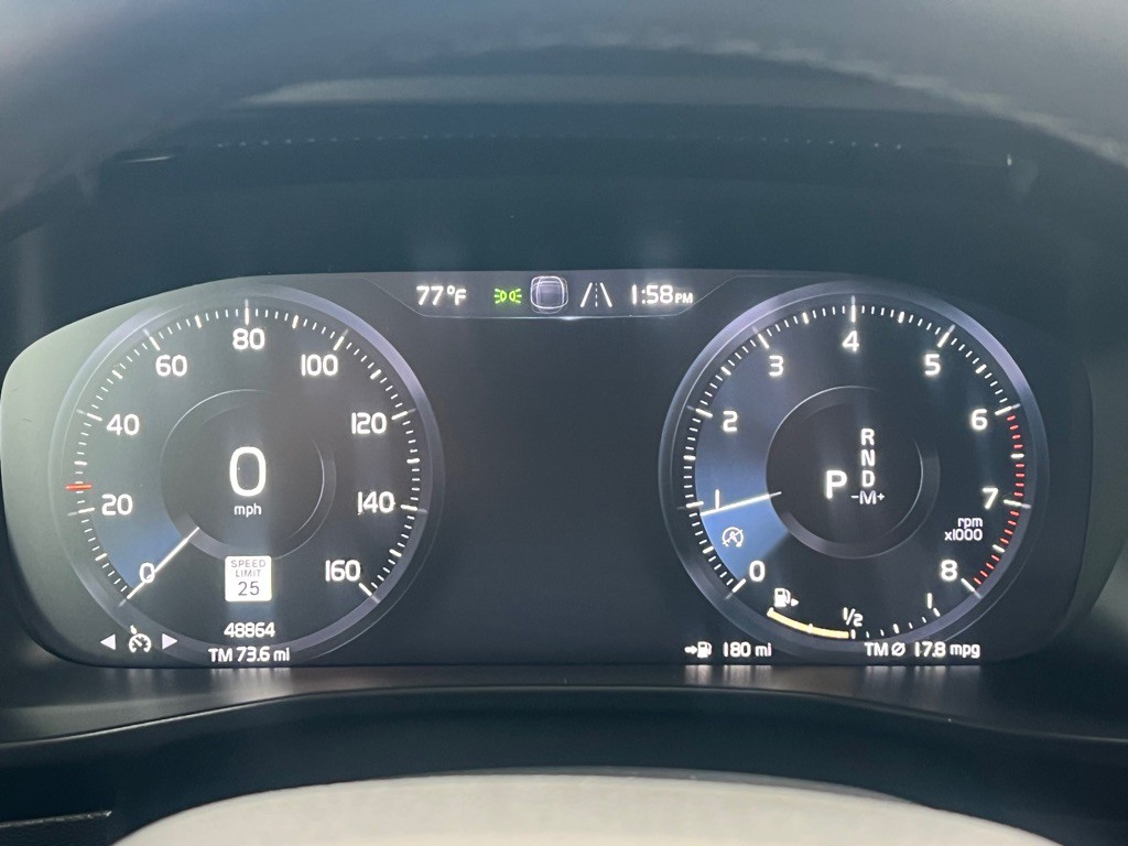 2022 Volvo XC40 Image 14