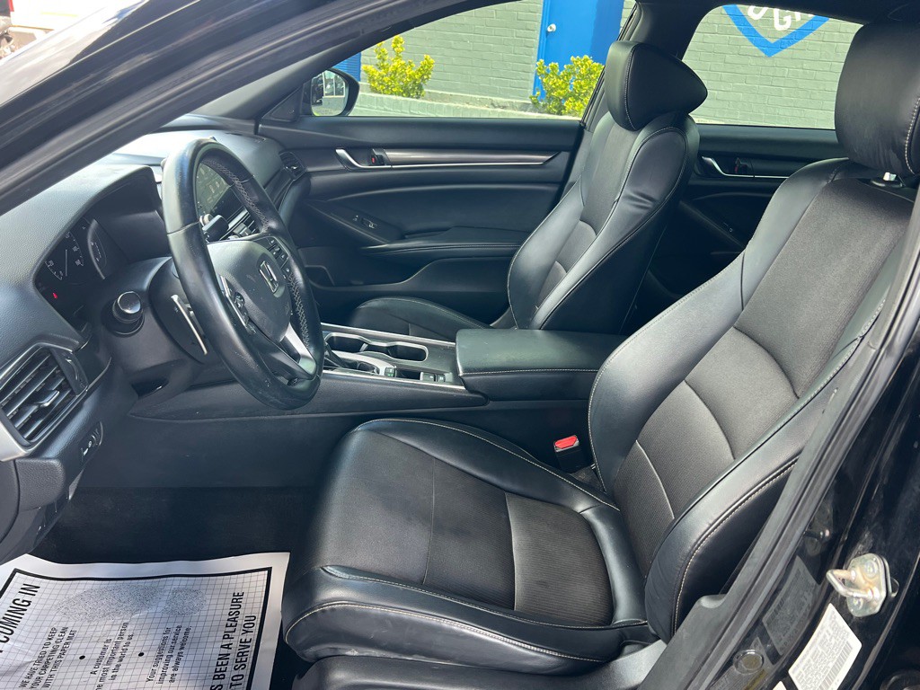 2018 Honda Accord Image 12