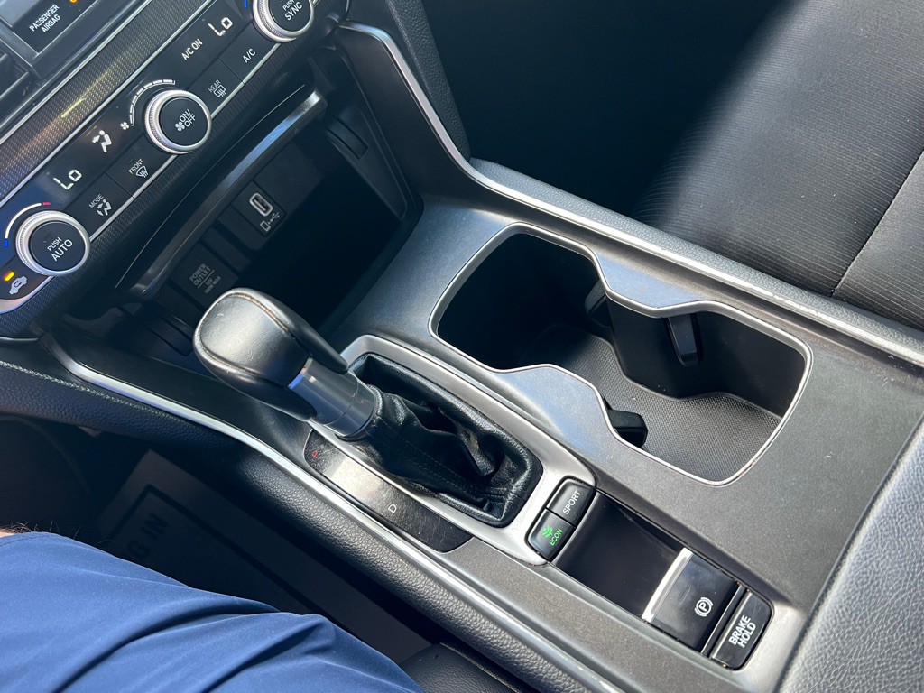 2018 Honda Accord Image 16