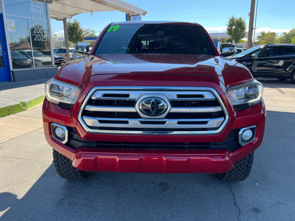 2019 Toyota Tacoma Image 2