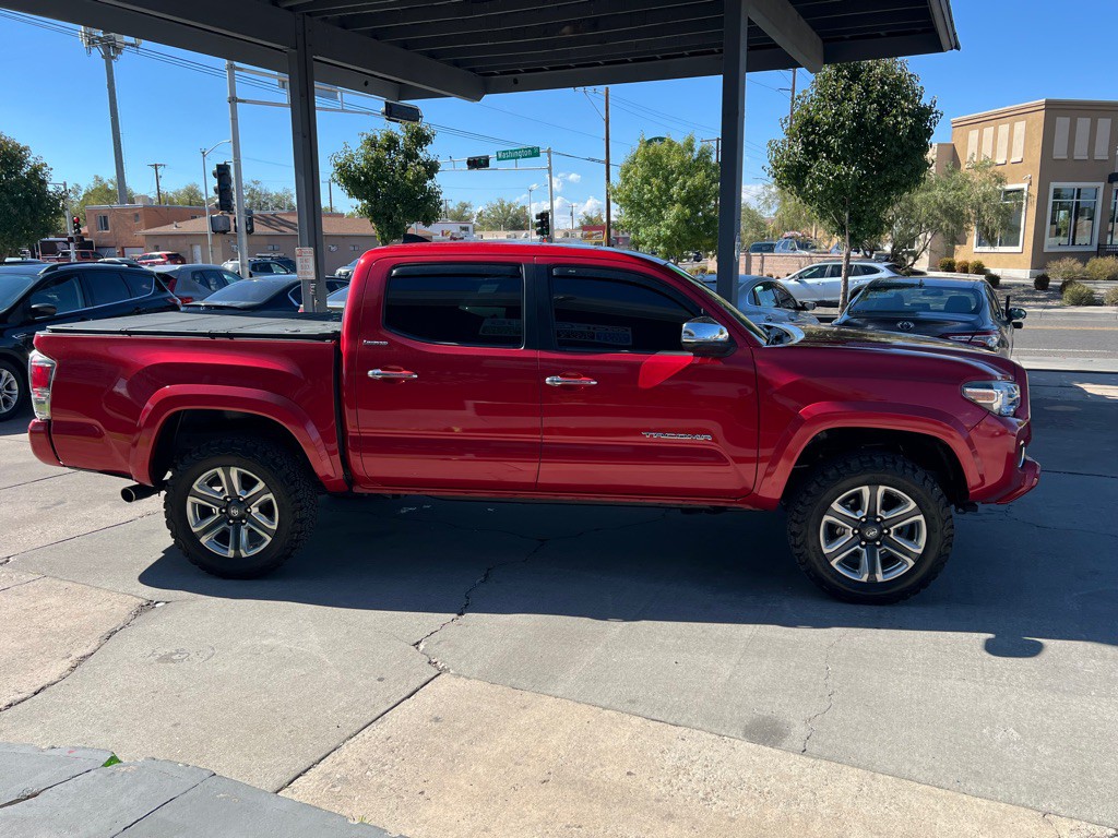 2019 Toyota Tacoma Image 4