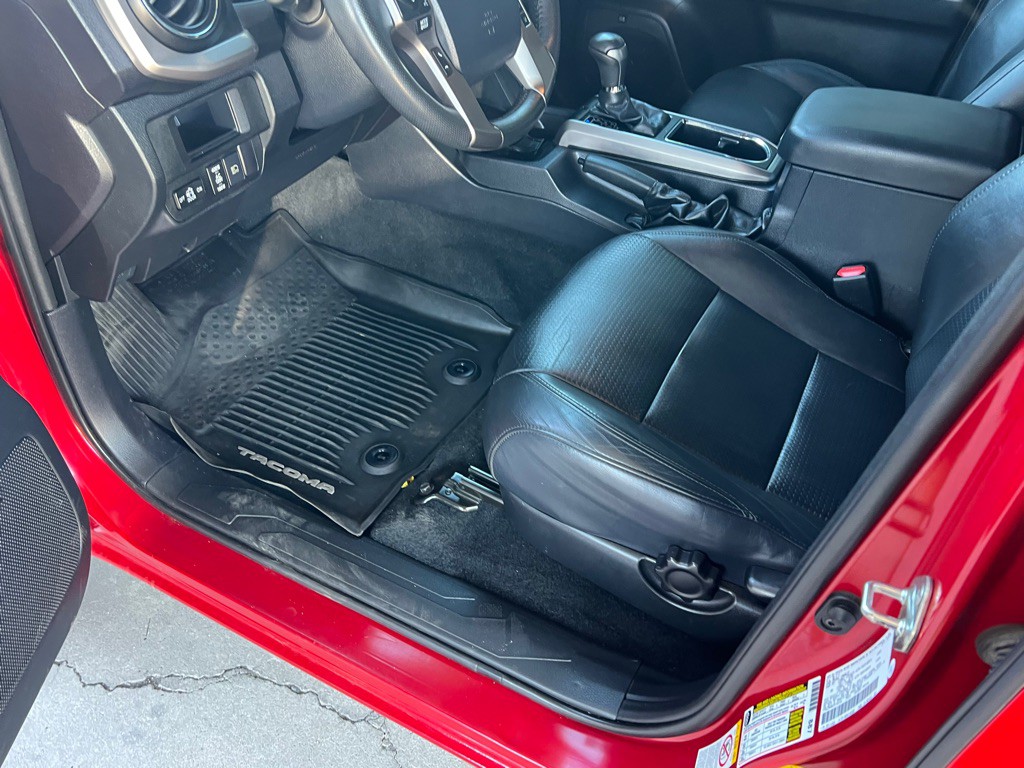 2019 Toyota Tacoma Image 11