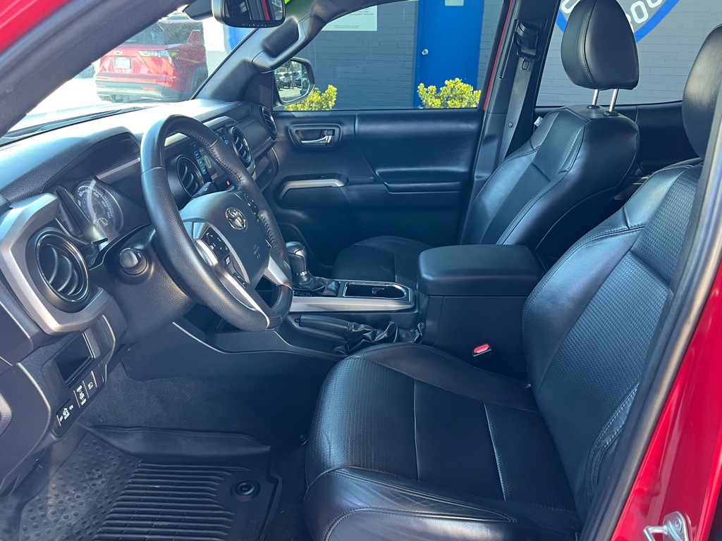 2019 Toyota Tacoma Image 12