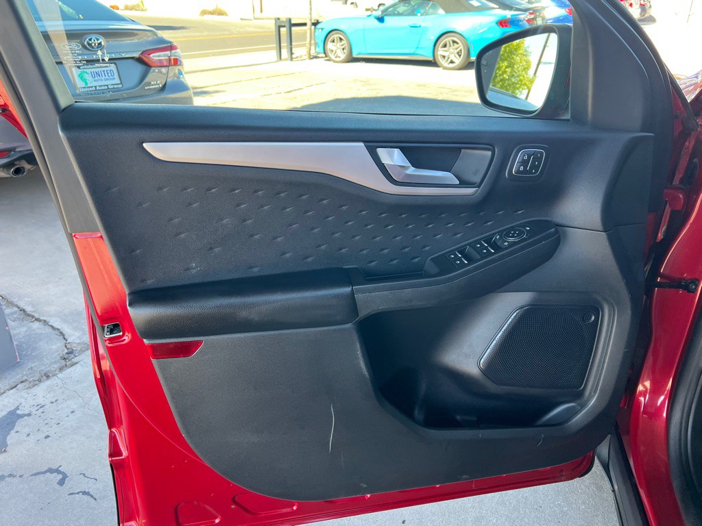 2020 Ford Escape Image 10