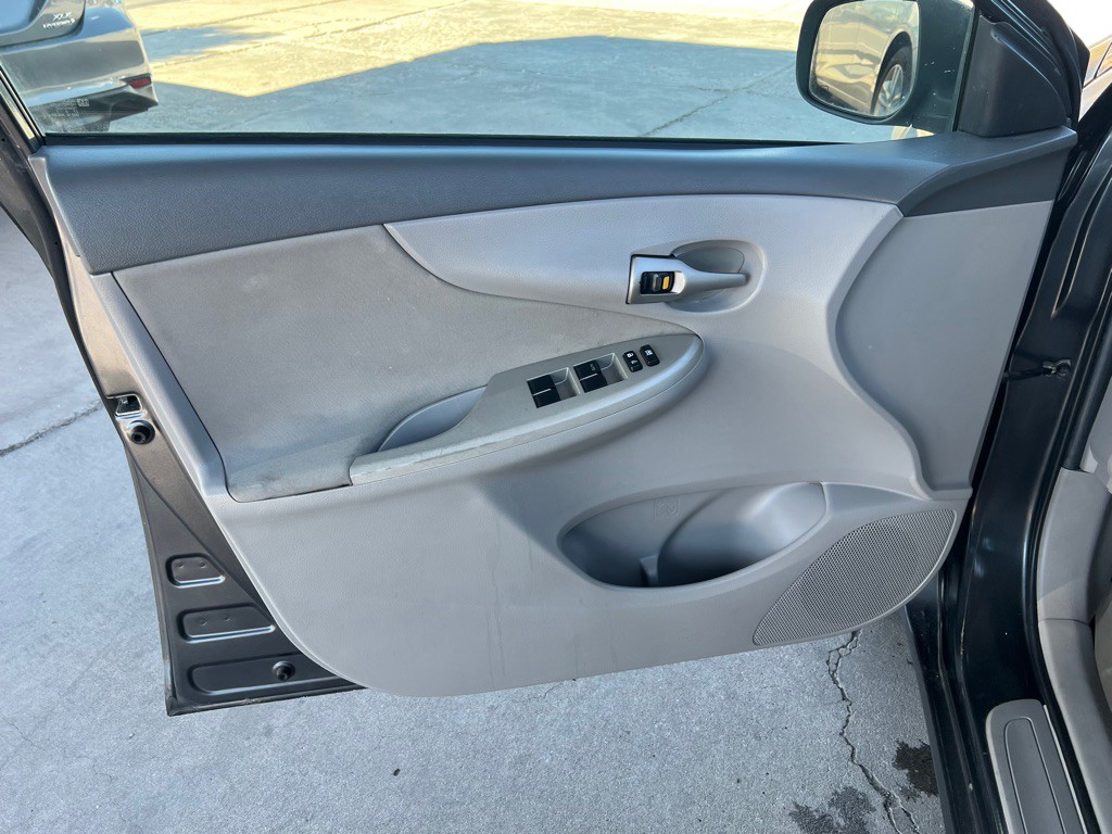 2010 Toyota Corolla Image 10