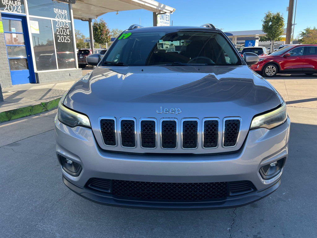 2019 Jeep Cherokee Image 2