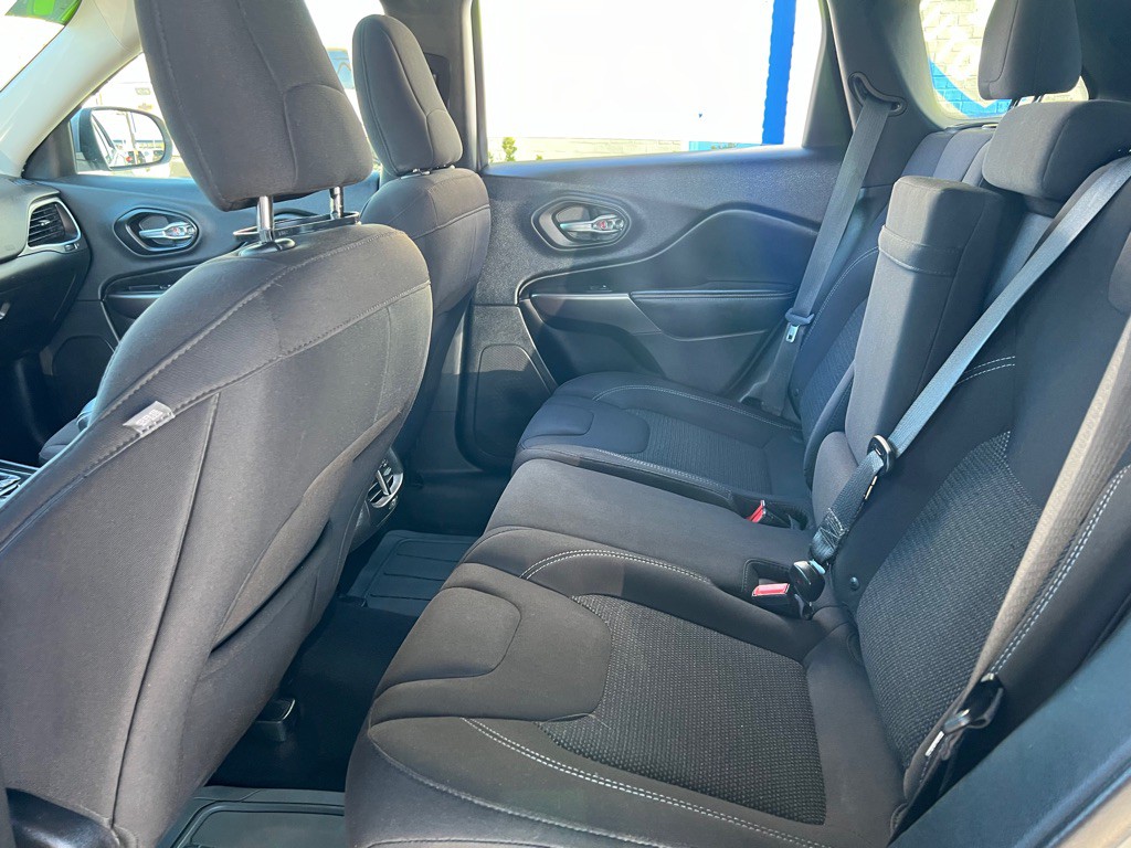 2019 Jeep Cherokee Image 13