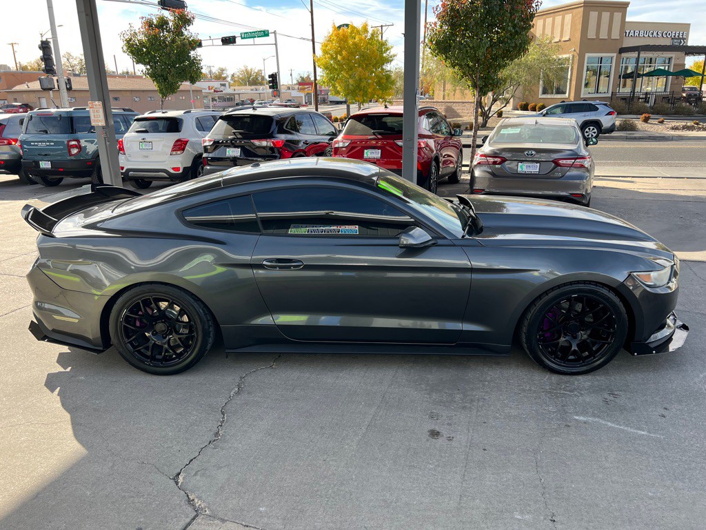 2017 Ford Mustang Image 4