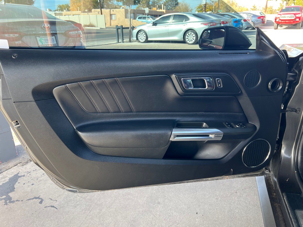 2017 Ford Mustang Image 10