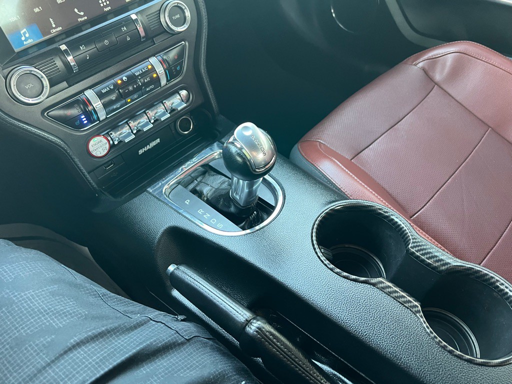 2017 Ford Mustang Image 16