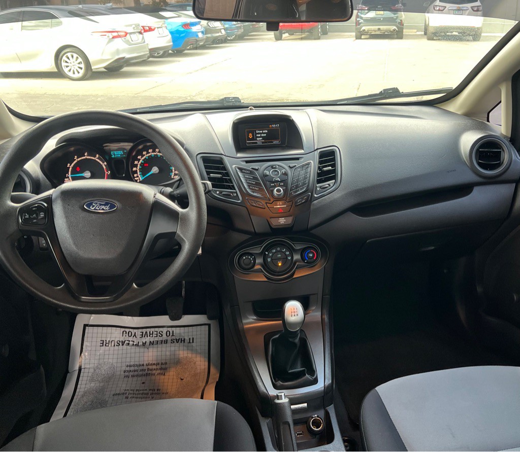 2018 Ford Fiesta Image 9