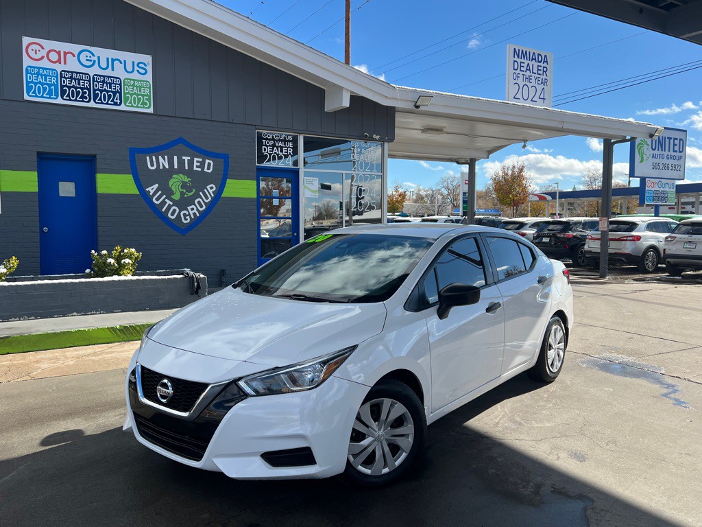 2020 Nissan Versa Image 1
