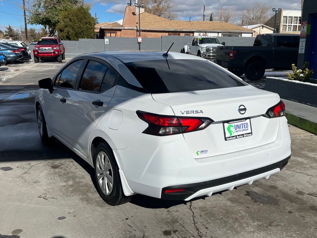 2020 Nissan Versa Image 7