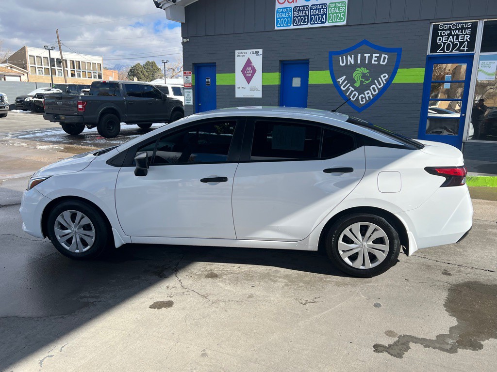 2020 Nissan Versa Image 8