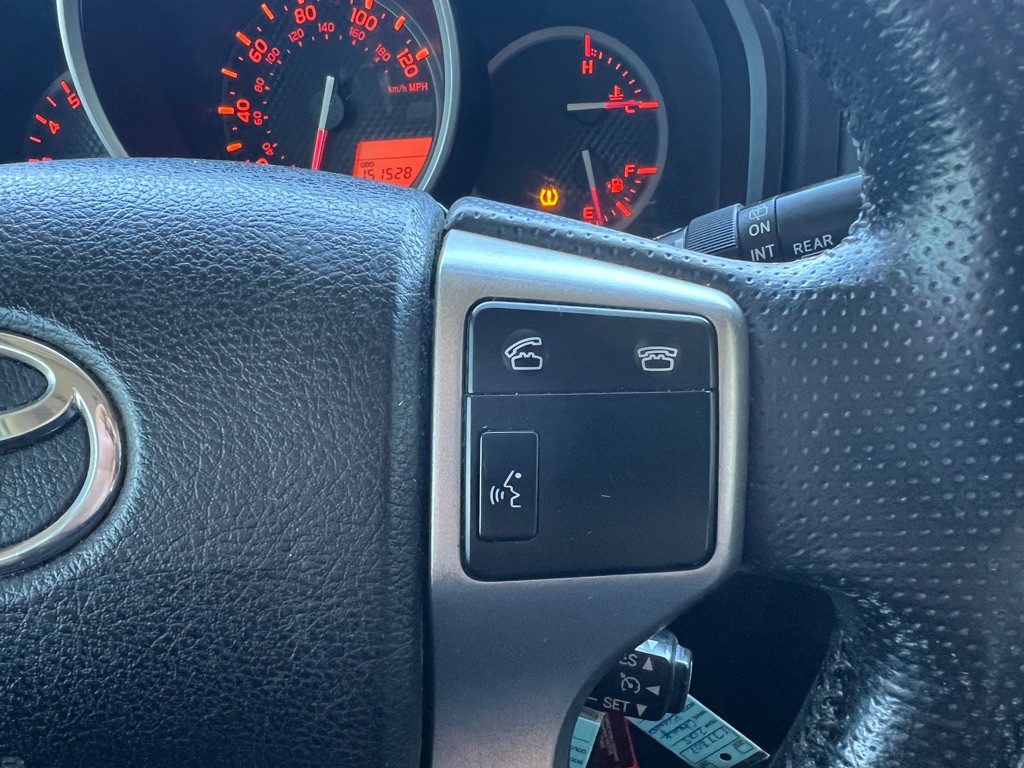 2013 Toyota 4Runner Image 18