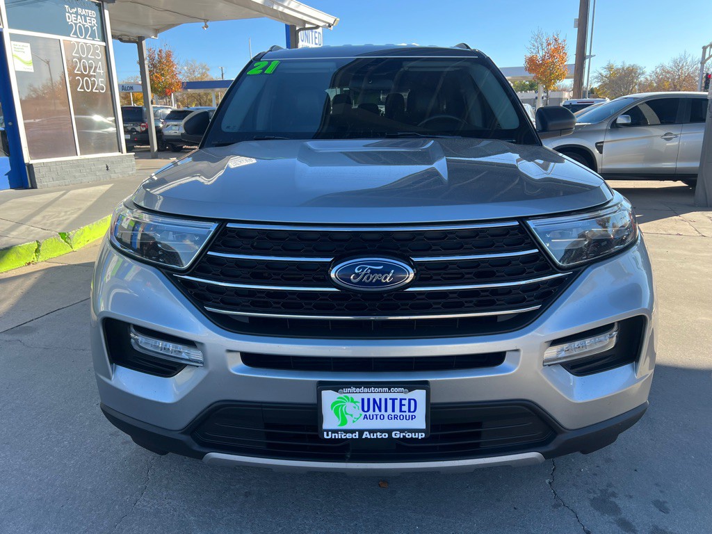 2021 Ford Explorer Image 2