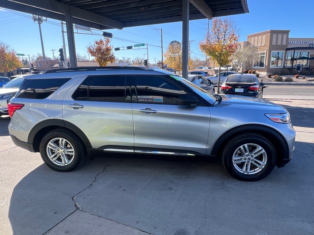 2021 Ford Explorer Image 4