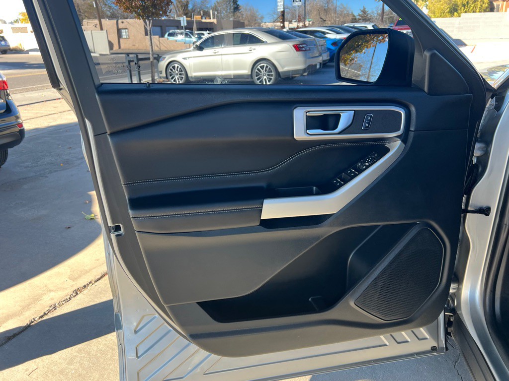 2021 Ford Explorer Image 10