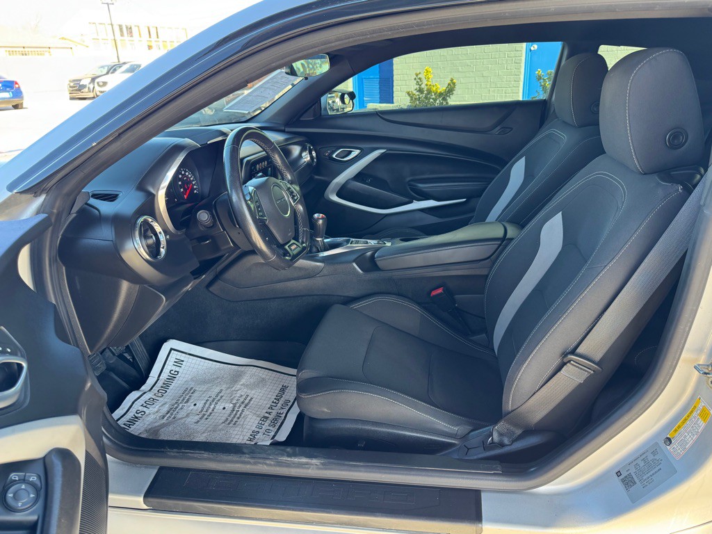 2018 Chevrolet Camaro Image 12