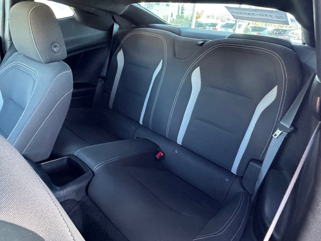 2018 Chevrolet Camaro Image 13