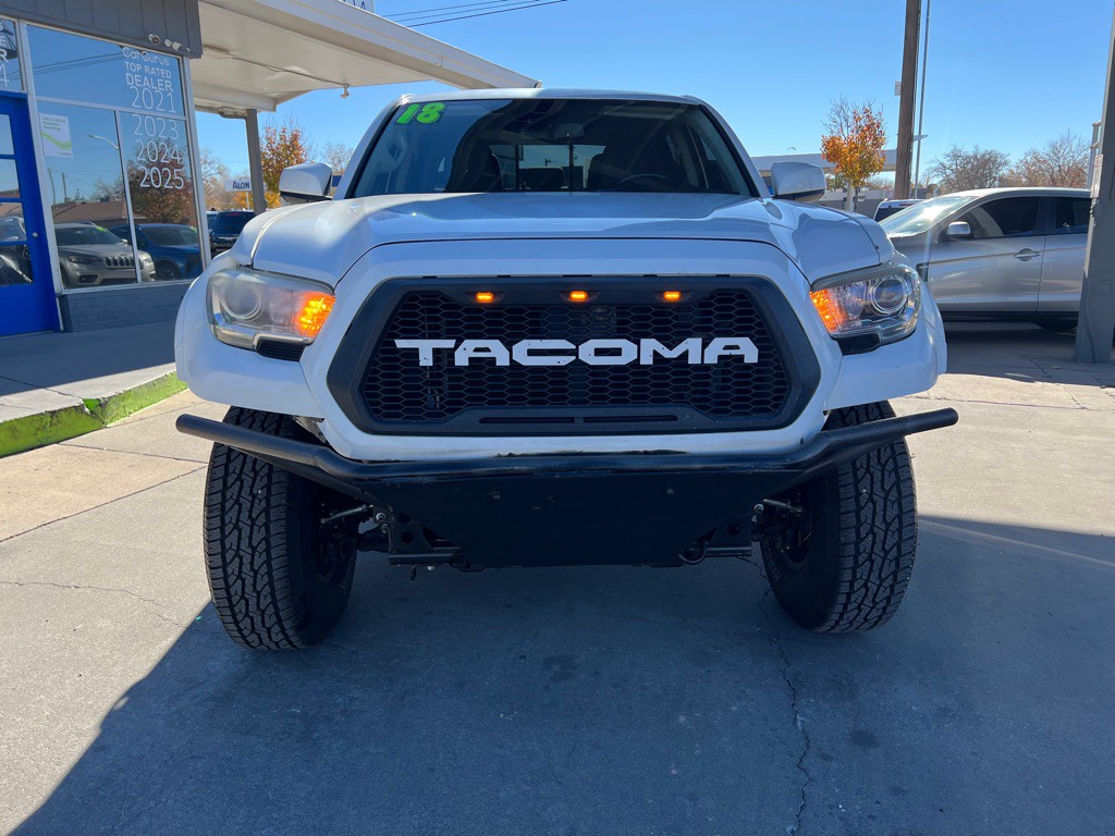 2018 Toyota Tacoma Image 2