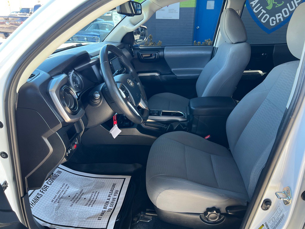 2018 Toyota Tacoma Image 12