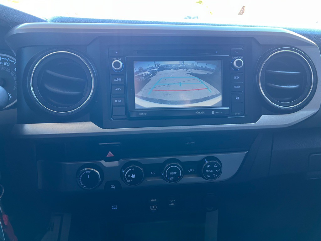 2018 Toyota Tacoma Image 15