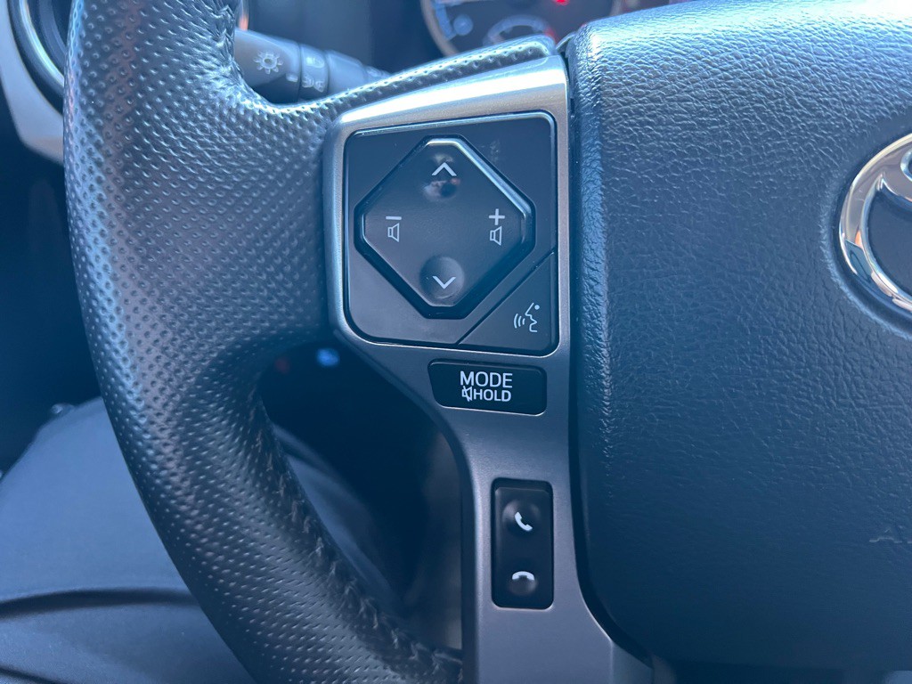 2018 Toyota Tacoma Image 17