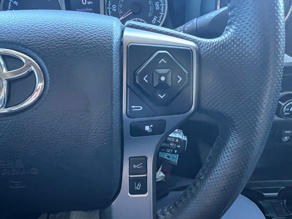 2018 Toyota Tacoma Image 18