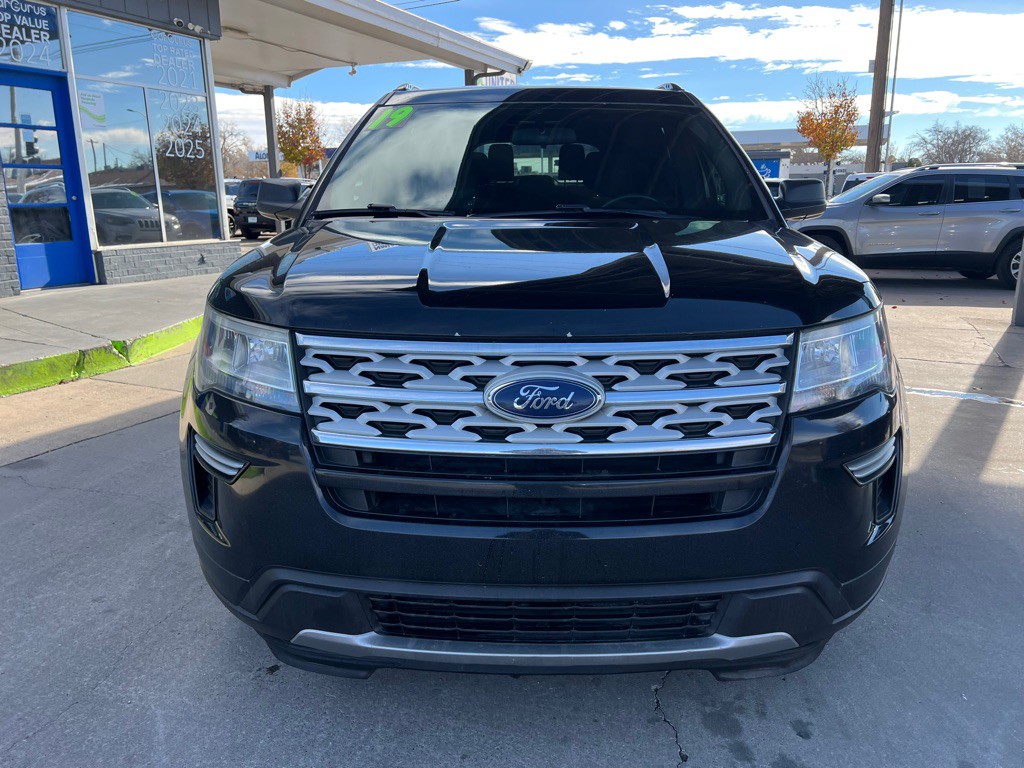 2019 Ford Explorer Image 2