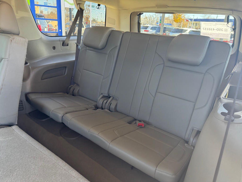 2019 Chevrolet Suburban Image 14