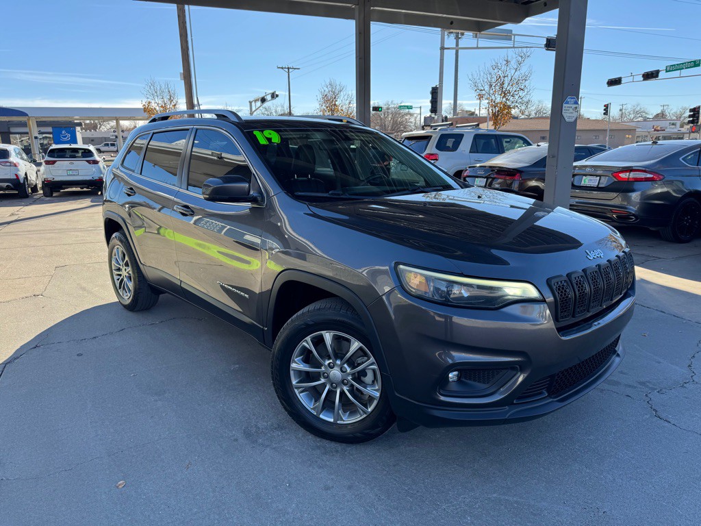 2019 Jeep Cherokee Image 3
