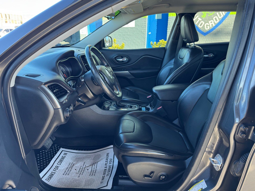 2019 Jeep Cherokee Image 12