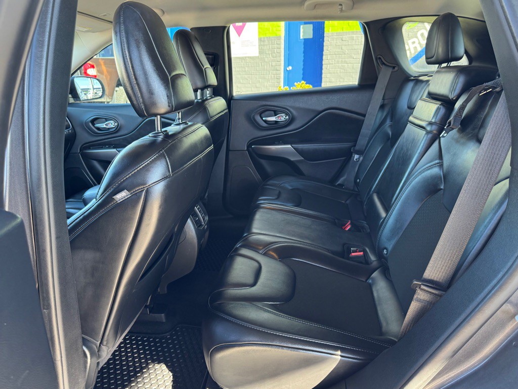 2019 Jeep Cherokee Image 13